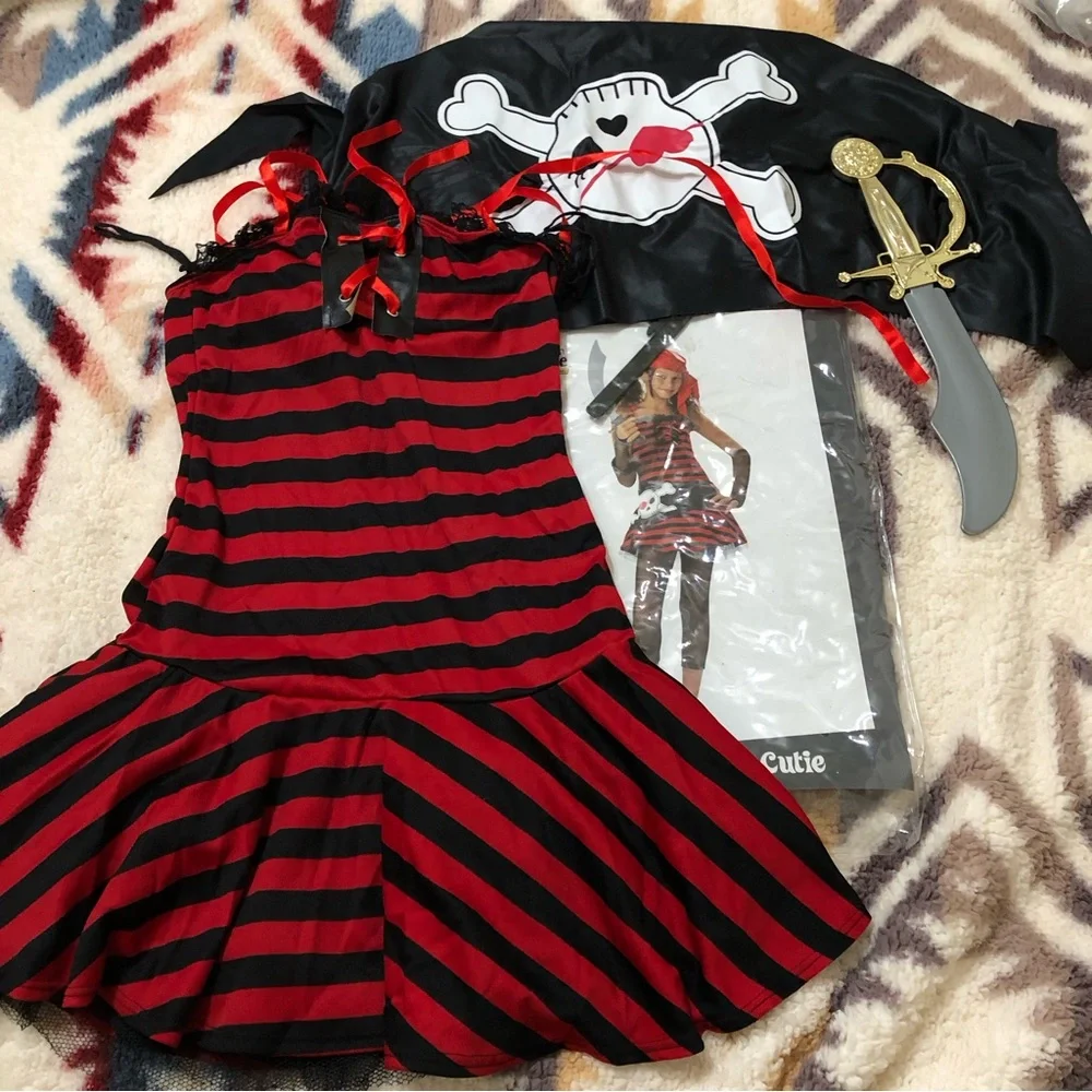 4 piece Teen Pirate Costume Pirate Cutie Girl's Halloween with Pirate Cutlass